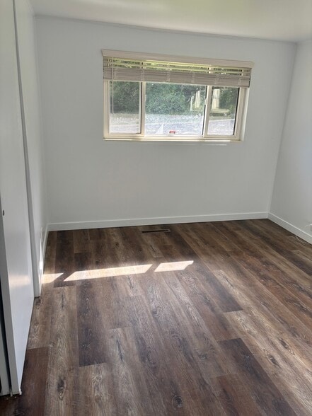 Building Photo - 1285 N 900 E
