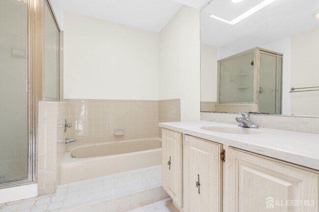 Building Photo - 3604 Springbrook Dr