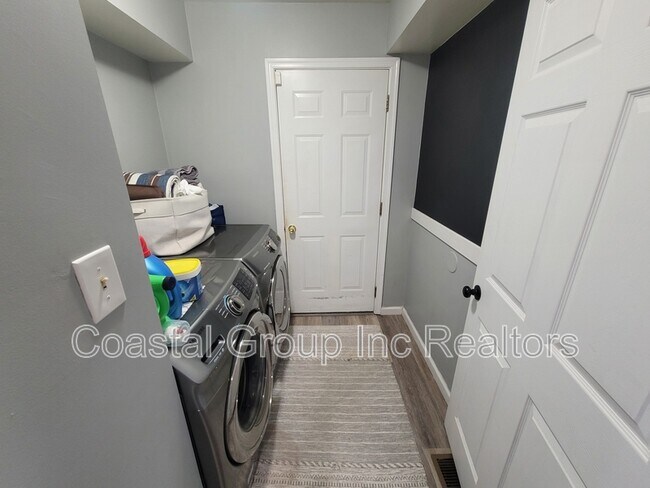 Building Photo - 1012 Meadowview Pl