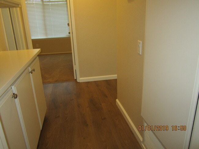 Building Photo - Immaculate 3 Bedroom With New Paint and Upgrades Throughout!