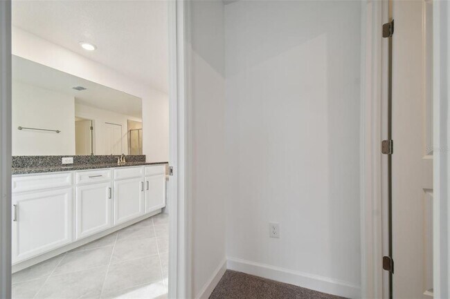 Building Photo - 8221 Cor Pne Wy