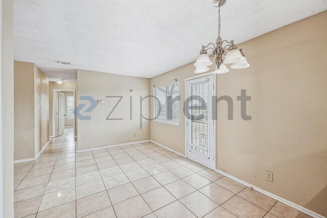 Building Photo - 6916 Shady Grove Dr