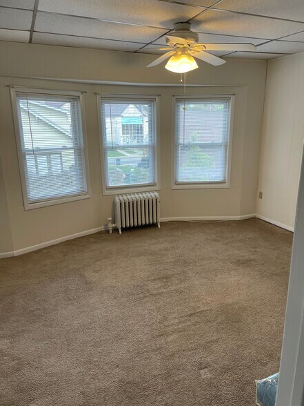 Living Room - 498 Ringwood Ave