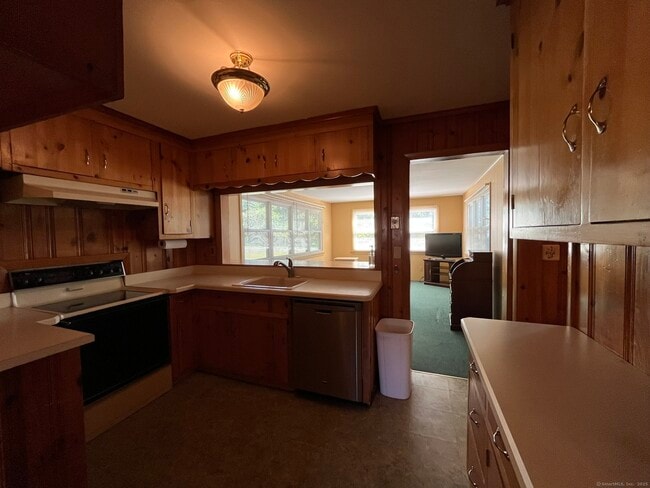 Building Photo - 644 Amity Rd