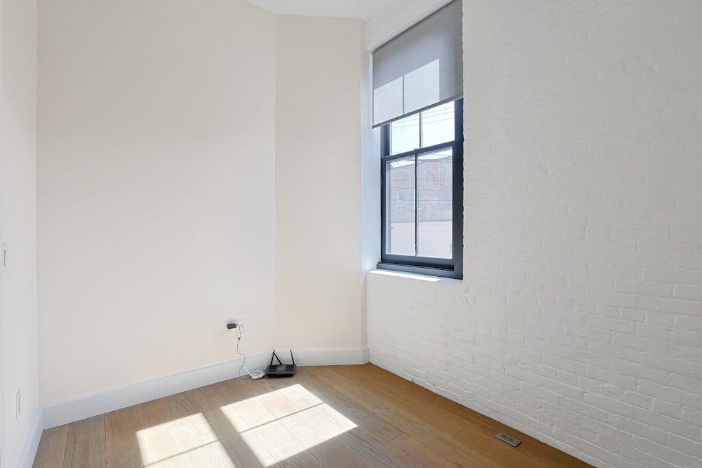 Bedroom 2/ Office/ Den - 40 Chestnut St