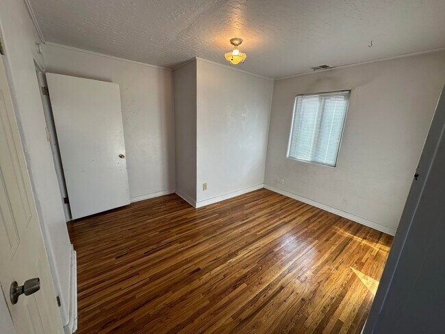 Building Photo - 2620 Marble Ave NW