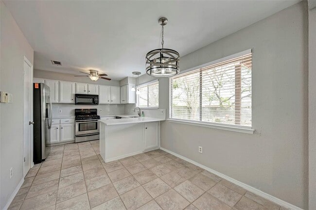 Building Photo - 2804 Sissinghurst Dr