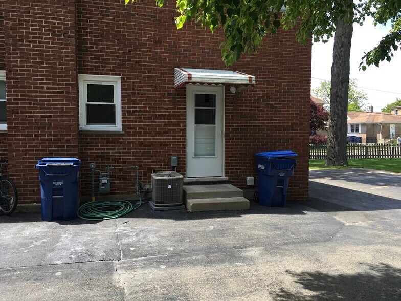 Building Photo - 305 Palmer Ave