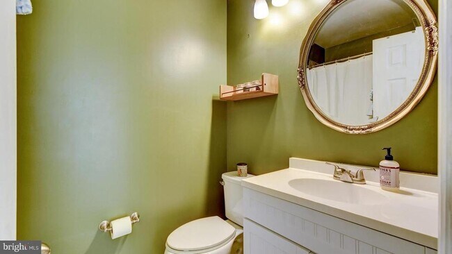 Building Photo - 72 Quince Ct