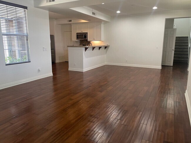 Building Photo - Welcome to your dream home in the heart of Tustin 92782!