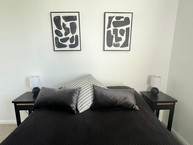 Building Photo - 24157 Amaranth Loop