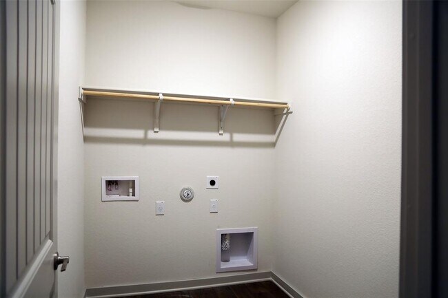 Building Photo - 3113 Bragg Pl