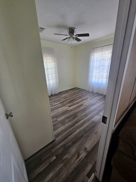 Building Photo - 901 NE 95th St