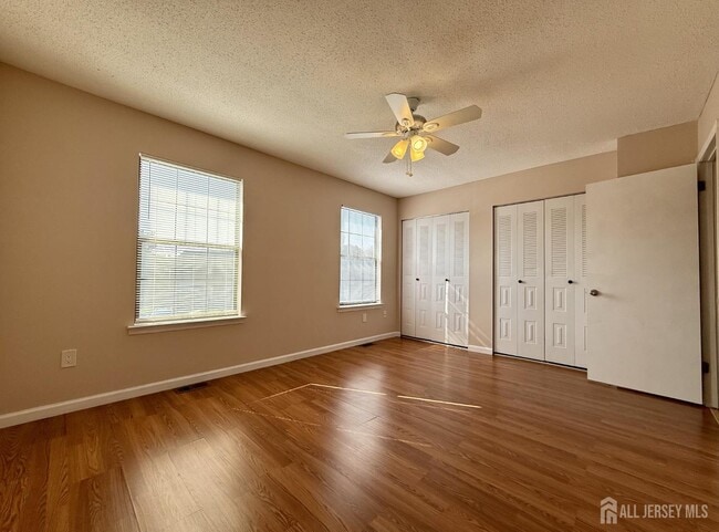 Building Photo - 250 Bromley Pl