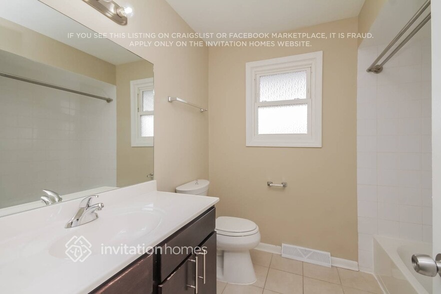 Building Photo - 17342 Oriole Ave