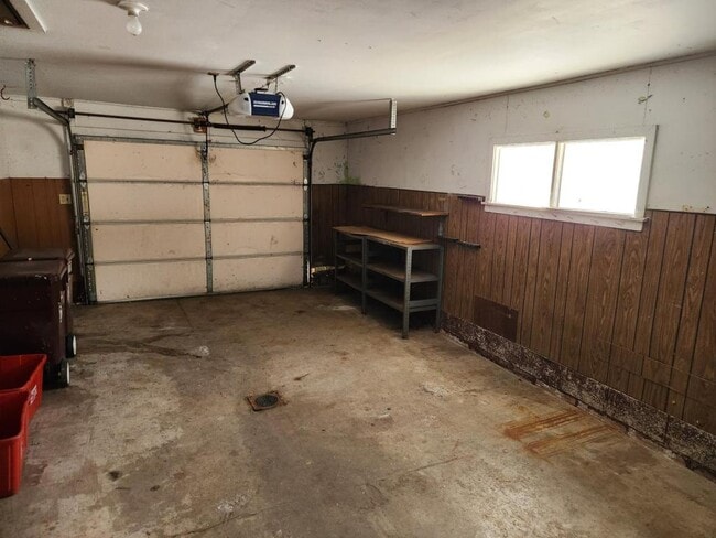 Building Photo - 1716 Menasha Ave