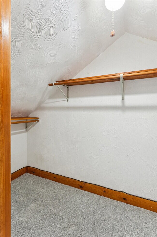 Building Photo - "Charming 3-Bedroom Retreat with 2 Full Baths in Hampton – Spacious 1494 Sq Ft Gem!"