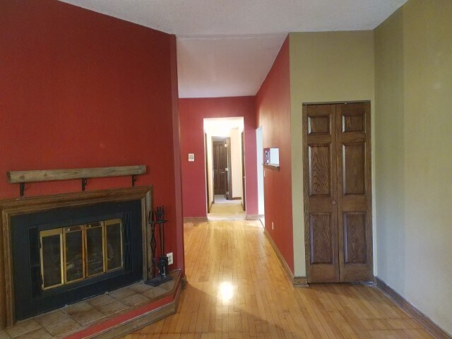 Building Photo - 570 Laurel Ave