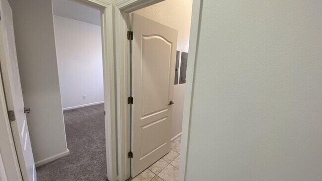 Building Photo - Mountain House Home Spacious 4 Bedroom, 3....