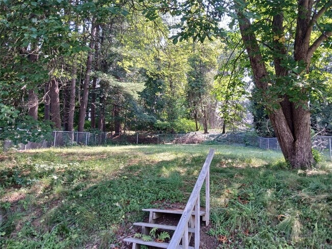 Building Photo - 32 Vestal Ave