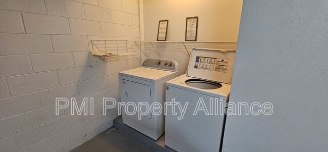 Building Photo - 4902 Monarch Ln