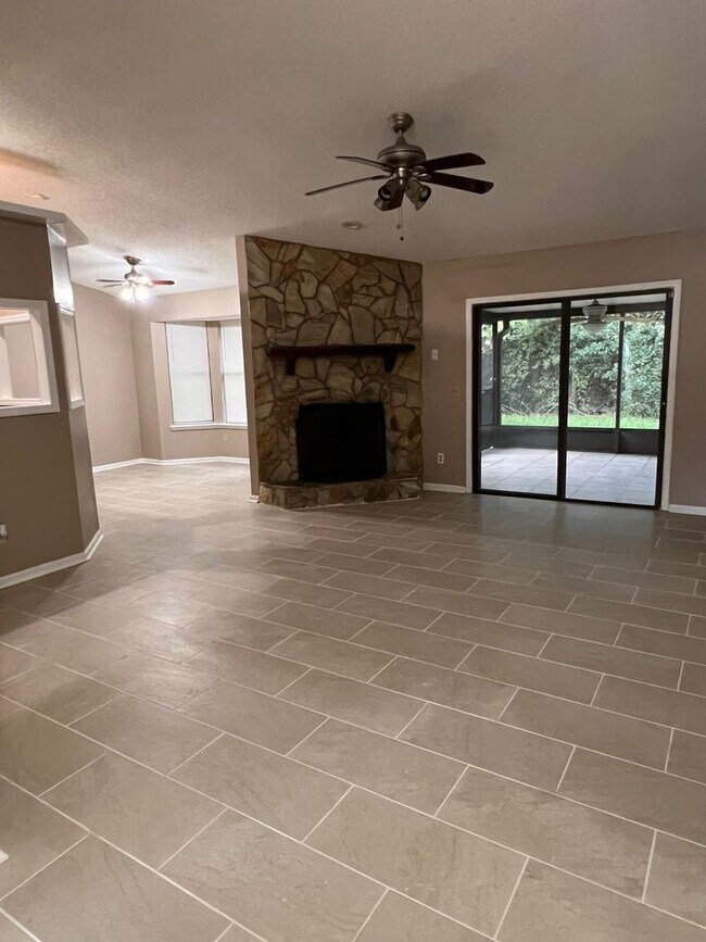 Building Photo - 8439 Everest Dr