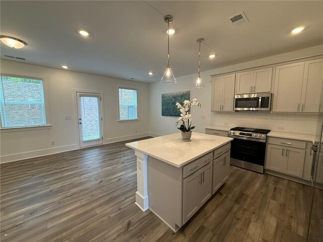 Building Photo - 1716 Gunnin Trce NW