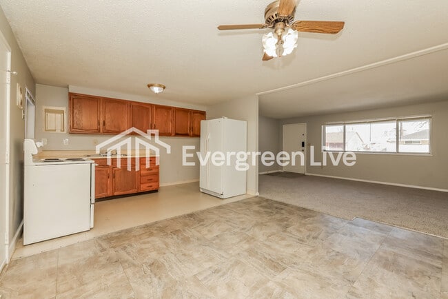 Building Photo - 2162 Burnside Dr