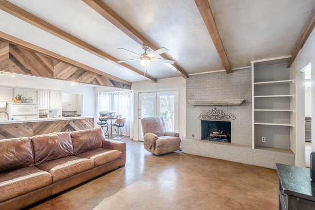 Building Photo - 3320 W Dengar Ave