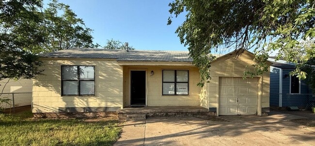 Building Photo - 2907 2nd St