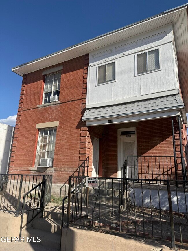 Building Photo - 1526 Yandell Dr