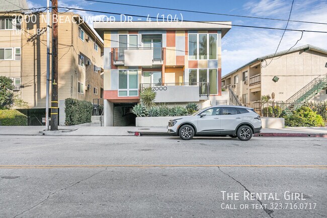 Building Photo - 2000 Beachwood Dr