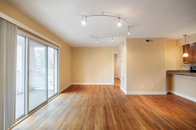 Building Photo - 2100 Grove Ave