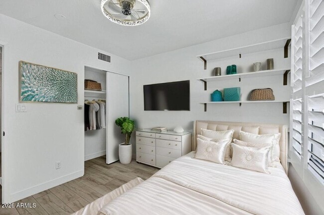 Building Photo - 8017 E Glenrosa Ave