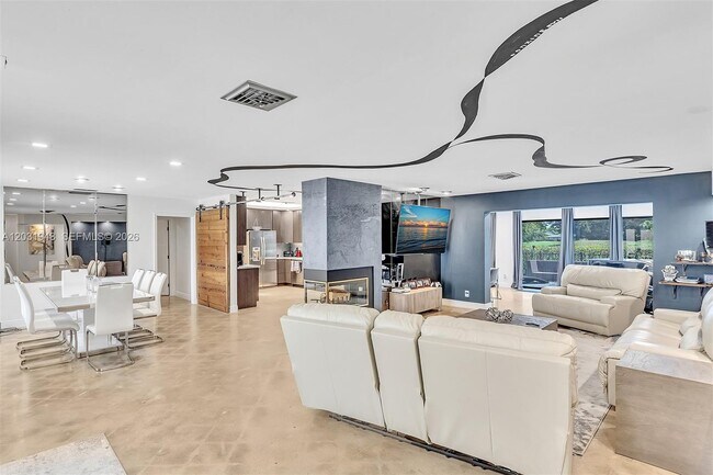 Building Photo - 5602 S Travelers Palm Ln