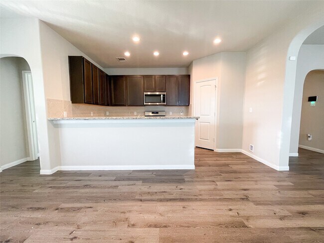 Building Photo - 6515 James Michael Dr