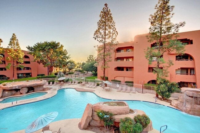 Building Photo - 4303 E Cactus Rd