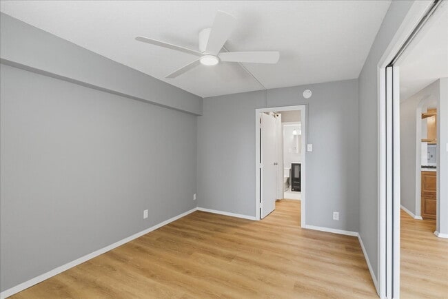 Building Photo - Sophisticated High-Rise Living in Prime Arlington Location