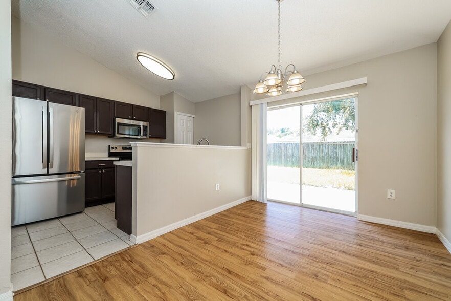 Building Photo - 30250 Rattana Ct