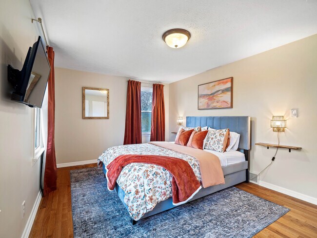 Building Photo - 32071 Lake Rd