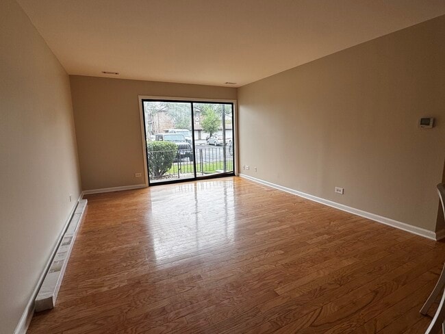 Building Photo - 10338 Parkside Ave