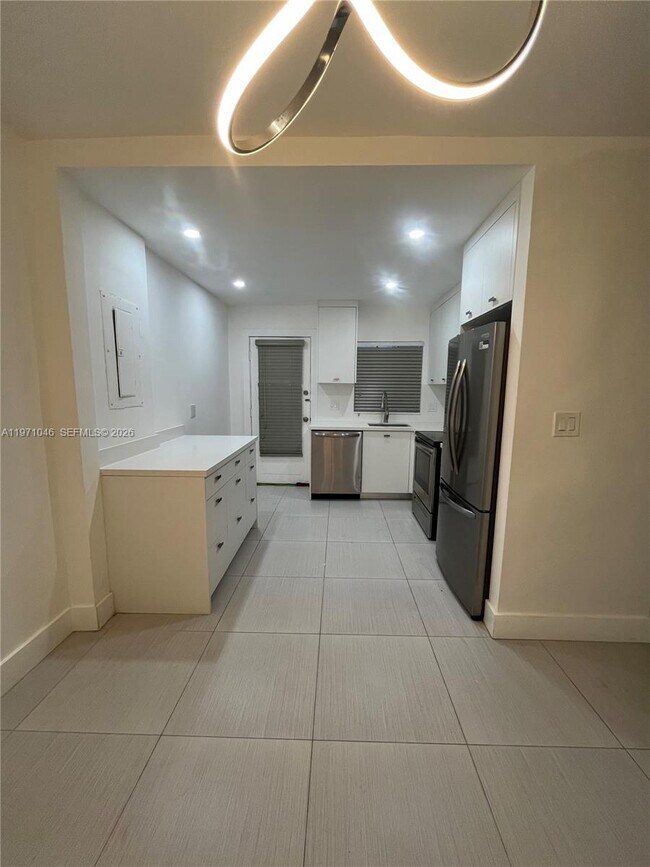 Building Photo - 11855 NE 19th Dr