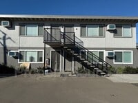 Building Photo - 911 E H St