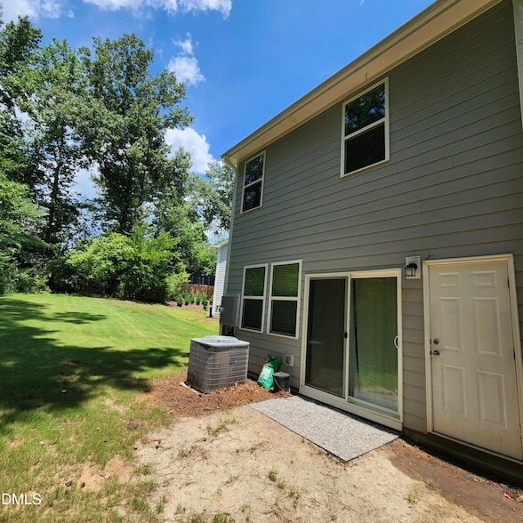 Building Photo - 3000 Spline Cir