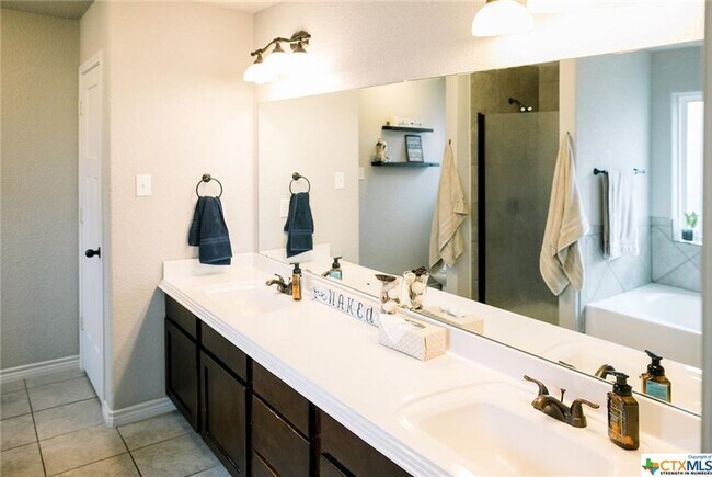 Building Photo - 2525 Elk Creek St