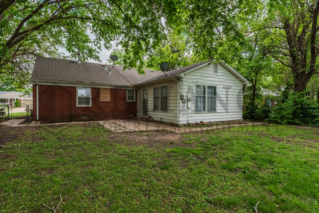 Building Photo - 6114 E Rockwood Rd