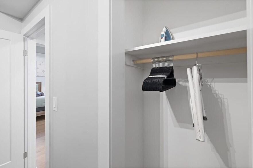 Building Photo - 20 Tuers Ave