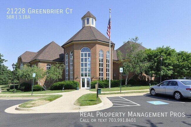 Building Photo - 21228 Greenbrier Ct