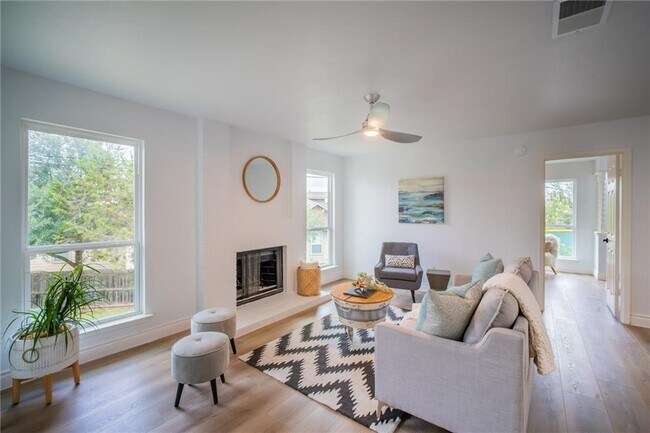 Building Photo - 10616 Mellow Meadow Dr