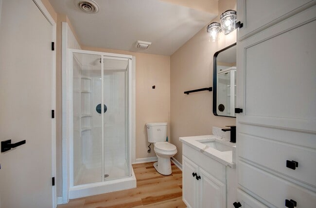 Building Photo - 3 bd 2 ba spacious home Joliet